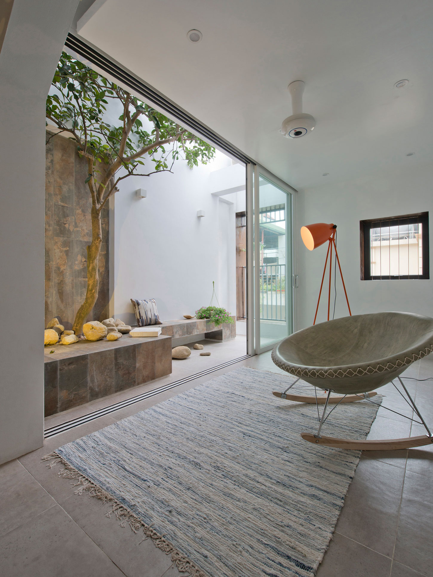 A Lively and Modern Functional House with Small Space Garden in Hanoi by LANDMAK ARCHITECTURE (4)