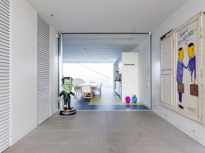 A Playful and Colorful House Designed for Fun and Parties in São Paulo by Pascali Semerdjian Architects (16)