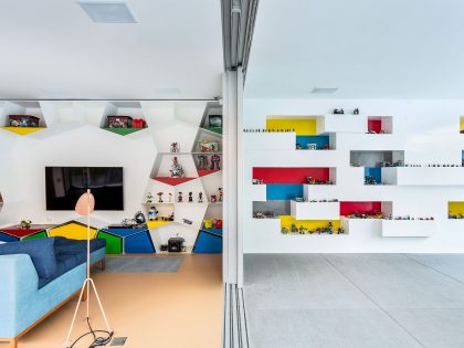 A Playful and Colorful House Designed for Fun and Parties in São Paulo by Pascali Semerdjian Architects (17)