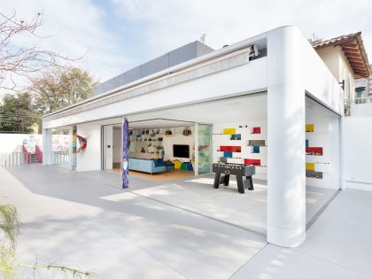 A Playful and Colorful House Designed for Fun and Parties in São Paulo by Pascali Semerdjian Architects (2)