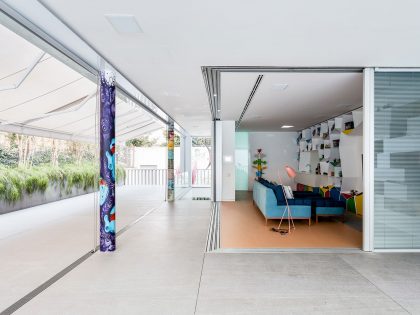 A Playful and Colorful House Designed for Fun and Parties in São Paulo by Pascali Semerdjian Architects (4)