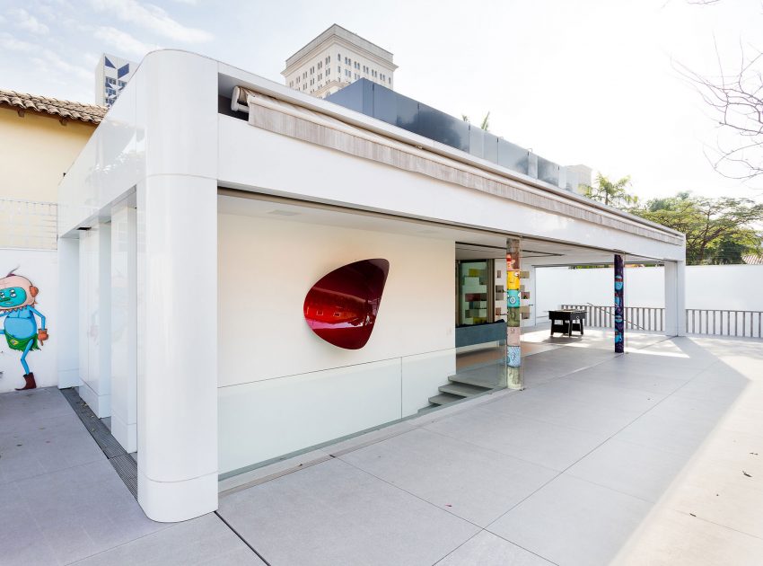 A Playful and Colorful House Designed for Fun and Parties in São Paulo by Pascali Semerdjian Architects (8)