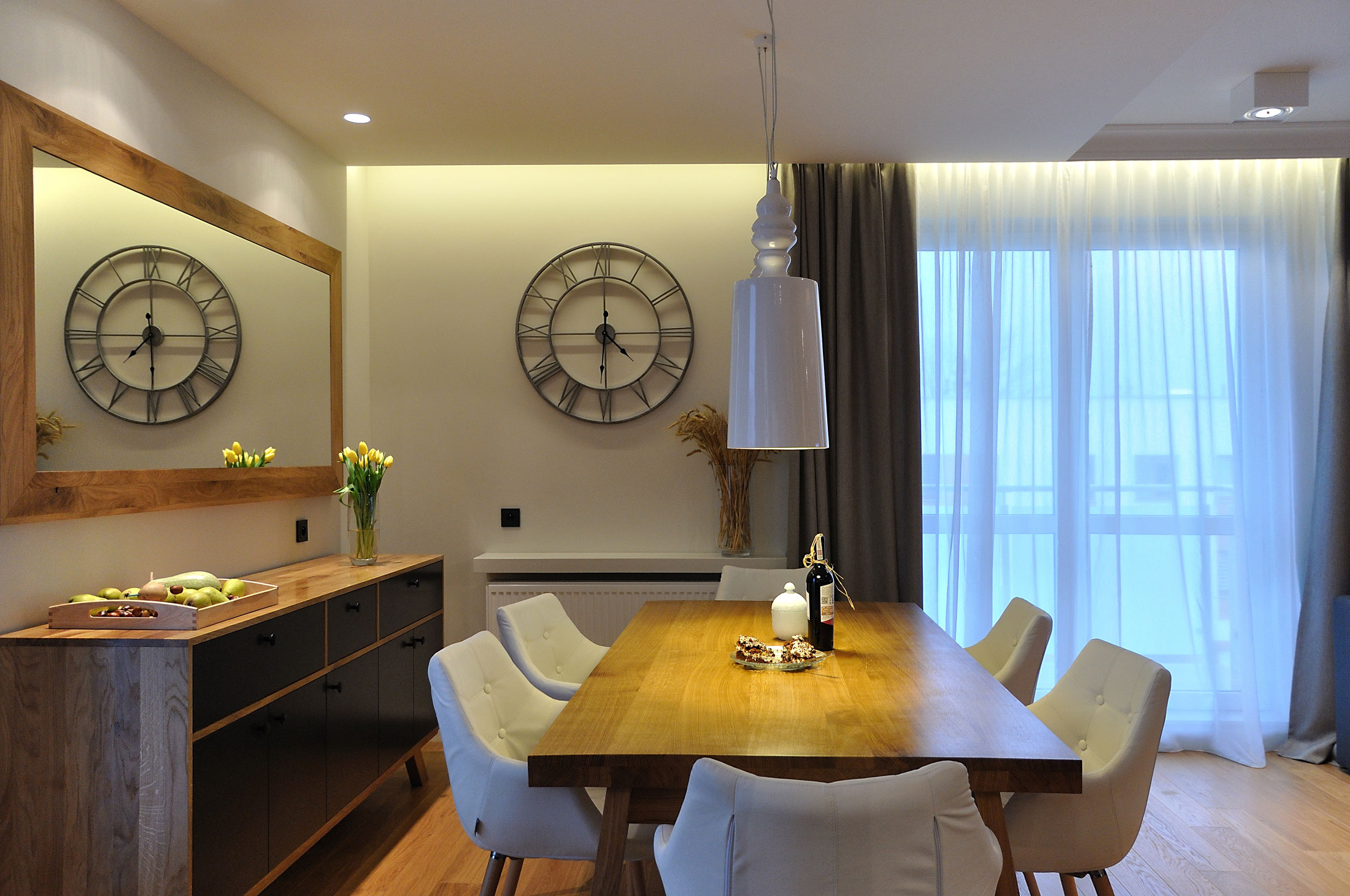 A Quirky and Colorful Apartment with Art Deco Style in Elblag, Poland by MSWW Ministerstwo Spraw We Wnetrzach (13)