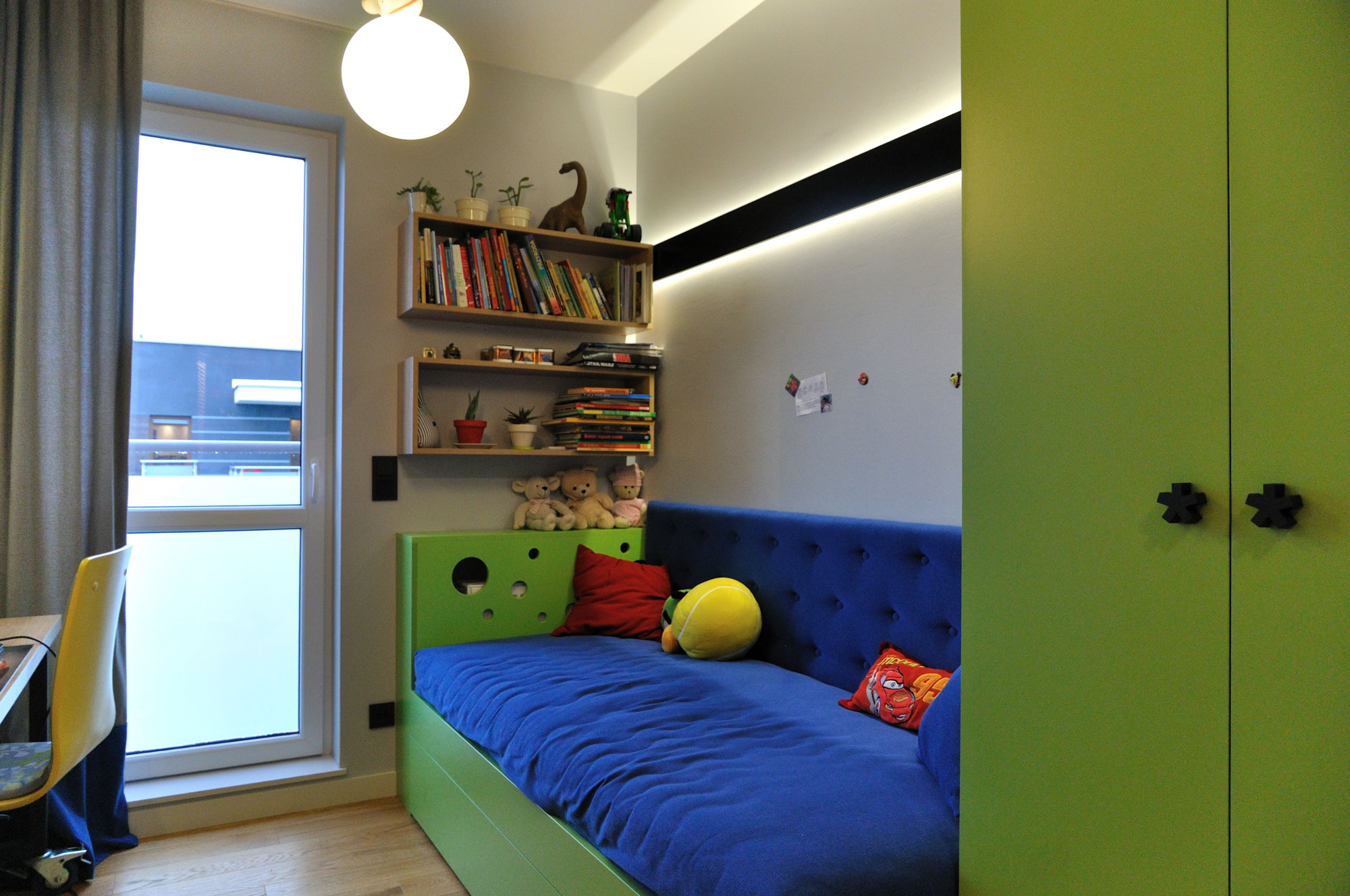 A Quirky and Colorful Apartment with Art Deco Style in Elblag, Poland by MSWW Ministerstwo Spraw We Wnetrzach (22)