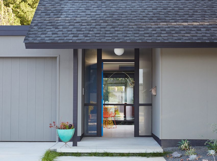 A Colorful and Warm Mid-Century Modern Home in Sunnyvale by Klopf Architecture (5)