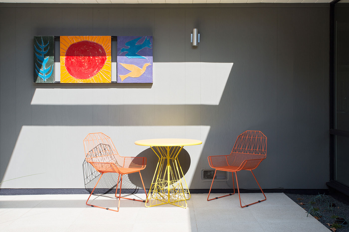 A Colorful and Warm Mid-Century Modern Home in Sunnyvale by Klopf Architecture (9)