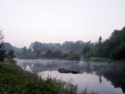 A Rustic Contemporary Home Nestled on Top of a Mountain in Harmony with Nature of Maharashtra by Architecture BRIO (10)