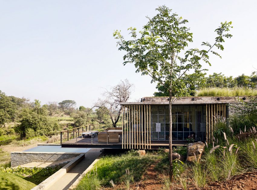 A Rustic Contemporary Home Nestled on Top of a Mountain in Harmony with Nature of Maharashtra by Architecture BRIO (4)