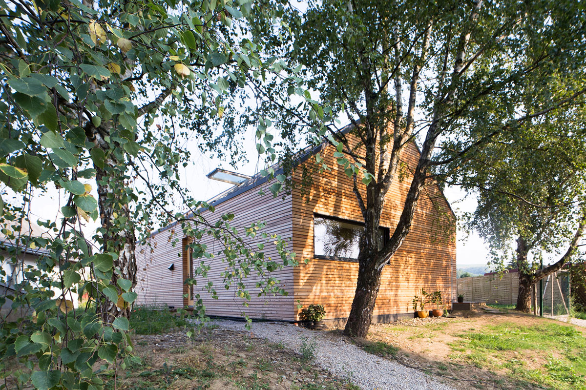A Rustic Versatile House with Natural Light and Passive Solar Power in Slovakia by Martin Boles Architect (2)
