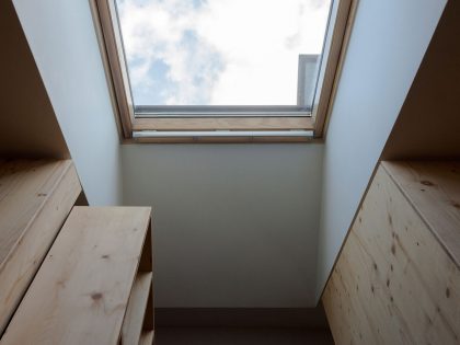 A Rustic Versatile House with Natural Light and Passive Solar Power in Slovakia by Martin Boles Architect (20)