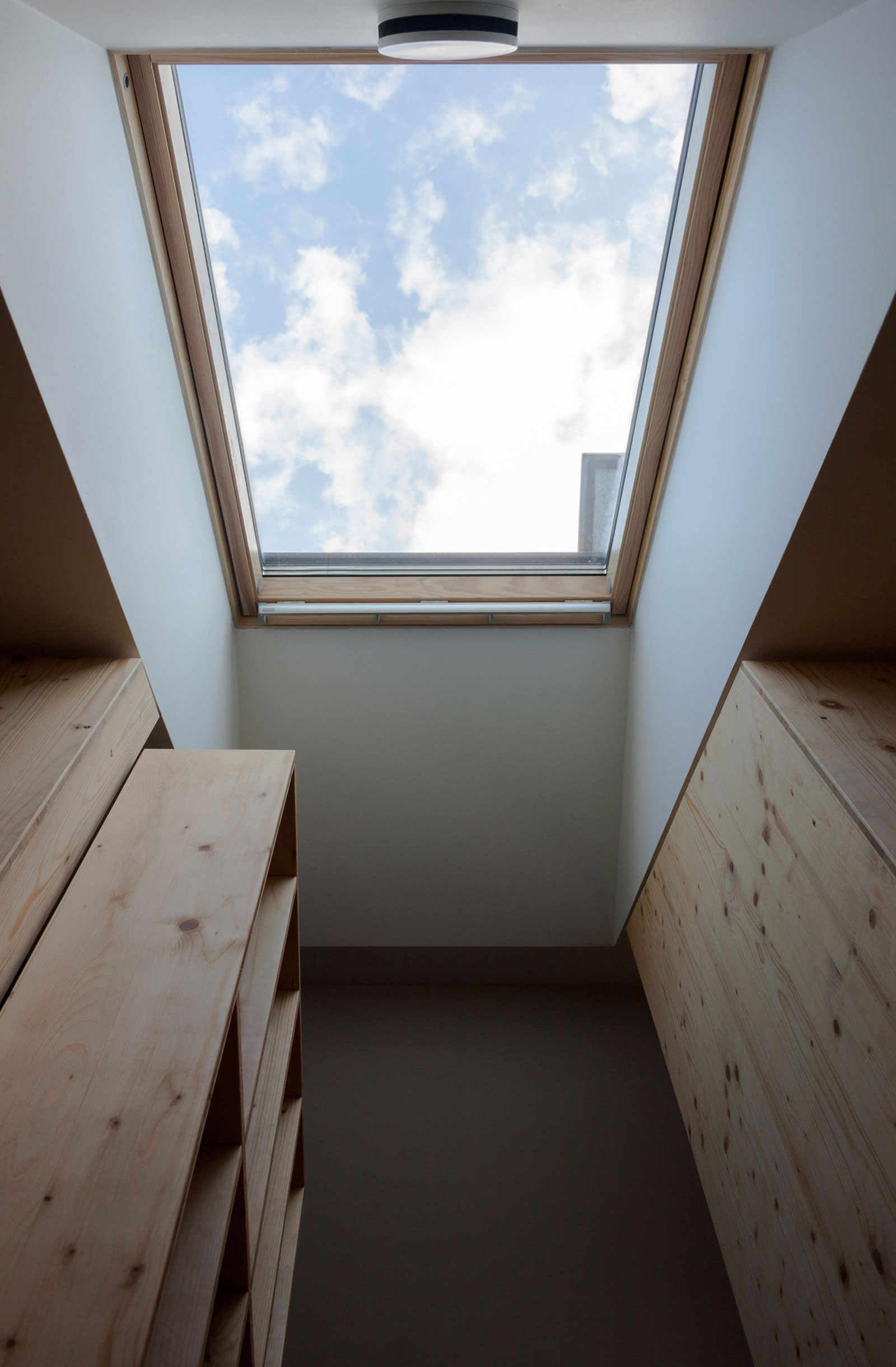 A Rustic Versatile House with Natural Light and Passive Solar Power in Slovakia by Martin Boles Architect (20)