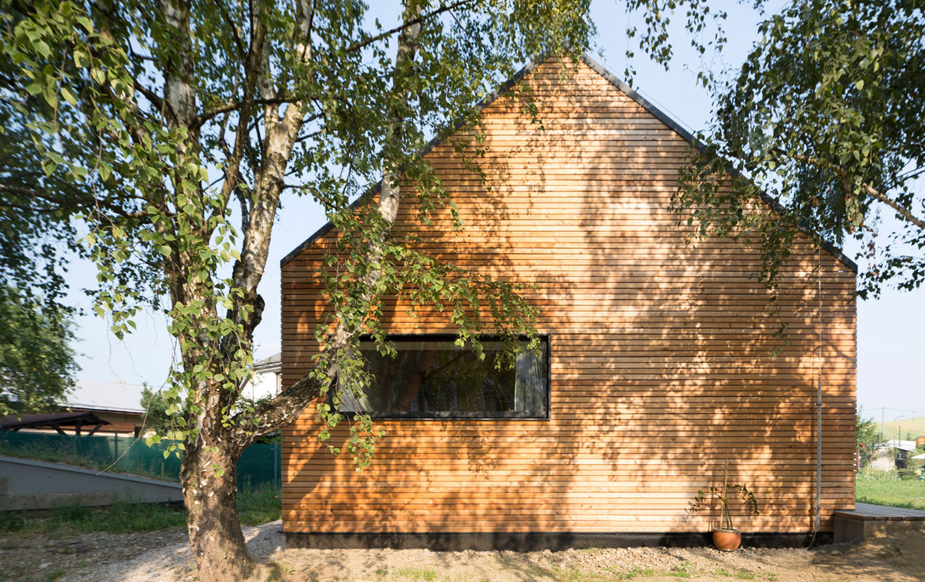 A Rustic Versatile House with Natural Light and Passive Solar Power in Slovakia by Martin Boles Architect (3)