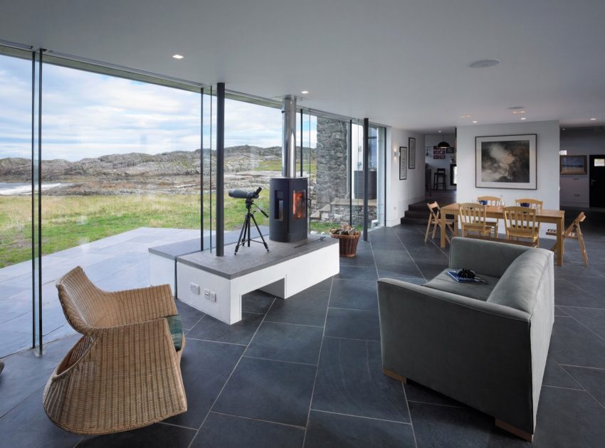 A Scottish Ruins Transformed Into an Exquisite Modern Home on the Isle of Coll by WT Architecture (5)