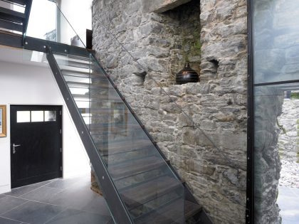 A Scottish Ruins Transformed Into an Exquisite Modern Home on the Isle of Coll by WT Architecture (7)