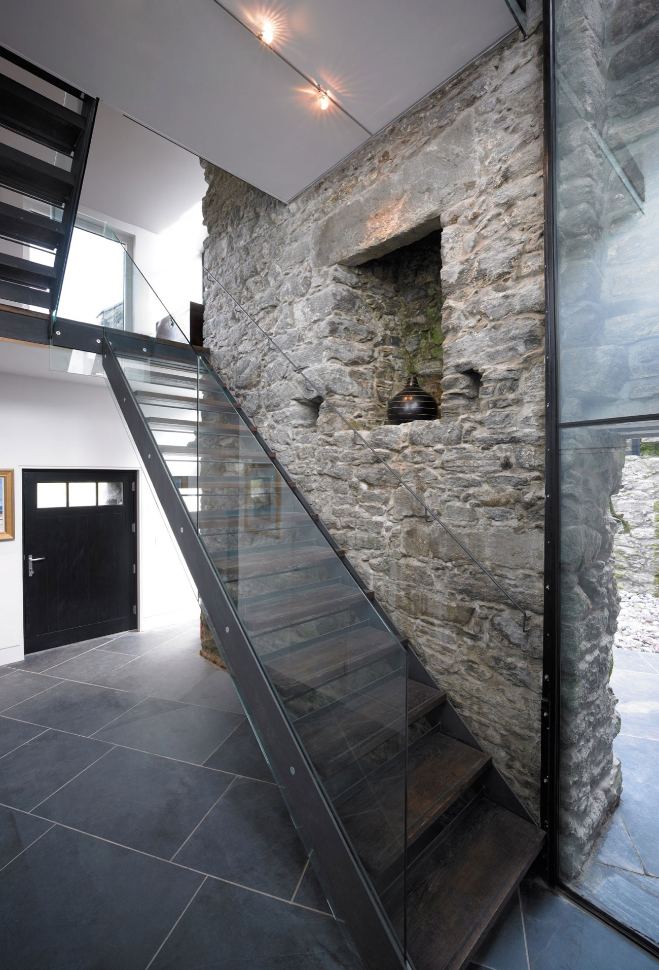 A Scottish Ruins Transformed Into an Exquisite Modern Home on the Isle of Coll by WT Architecture (7)