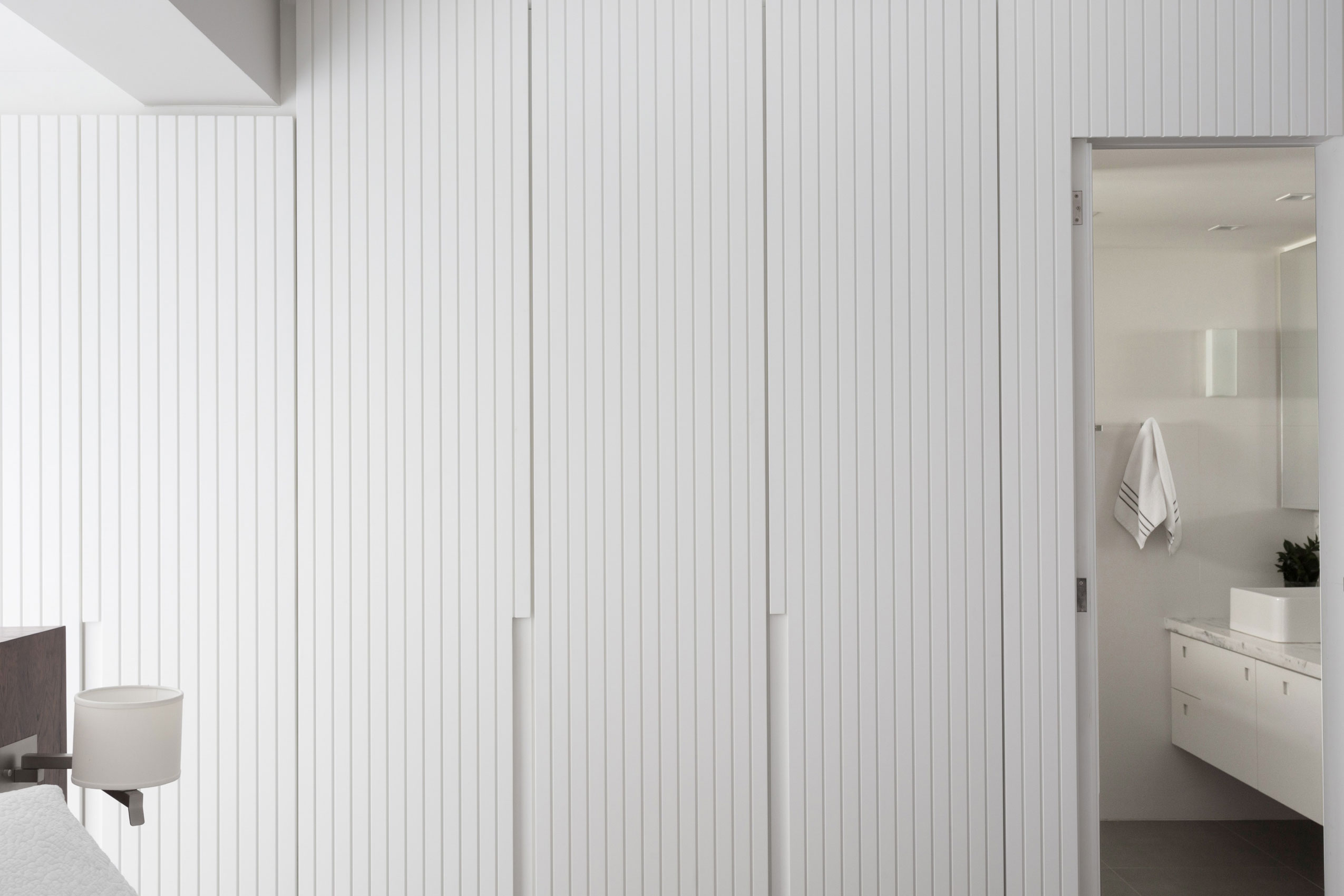 A Simple, Functional and Elegant Contemporary Home in Porto Alegre by AMBIDESTRO (23)