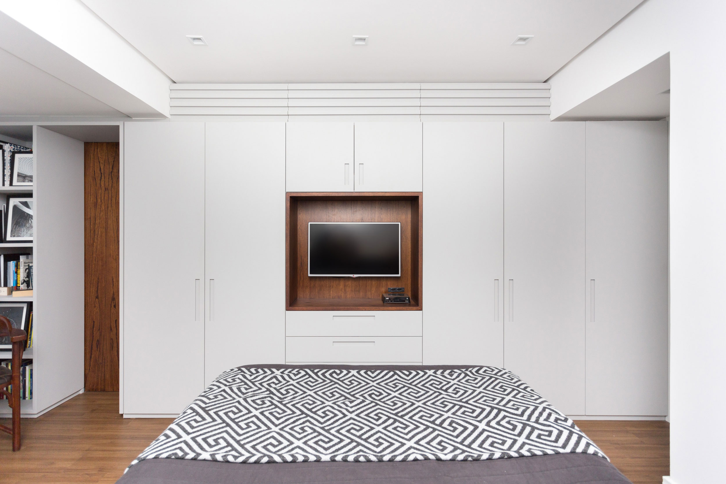 A Simple, Functional and Elegant Contemporary Home in Porto Alegre by AMBIDESTRO (25)