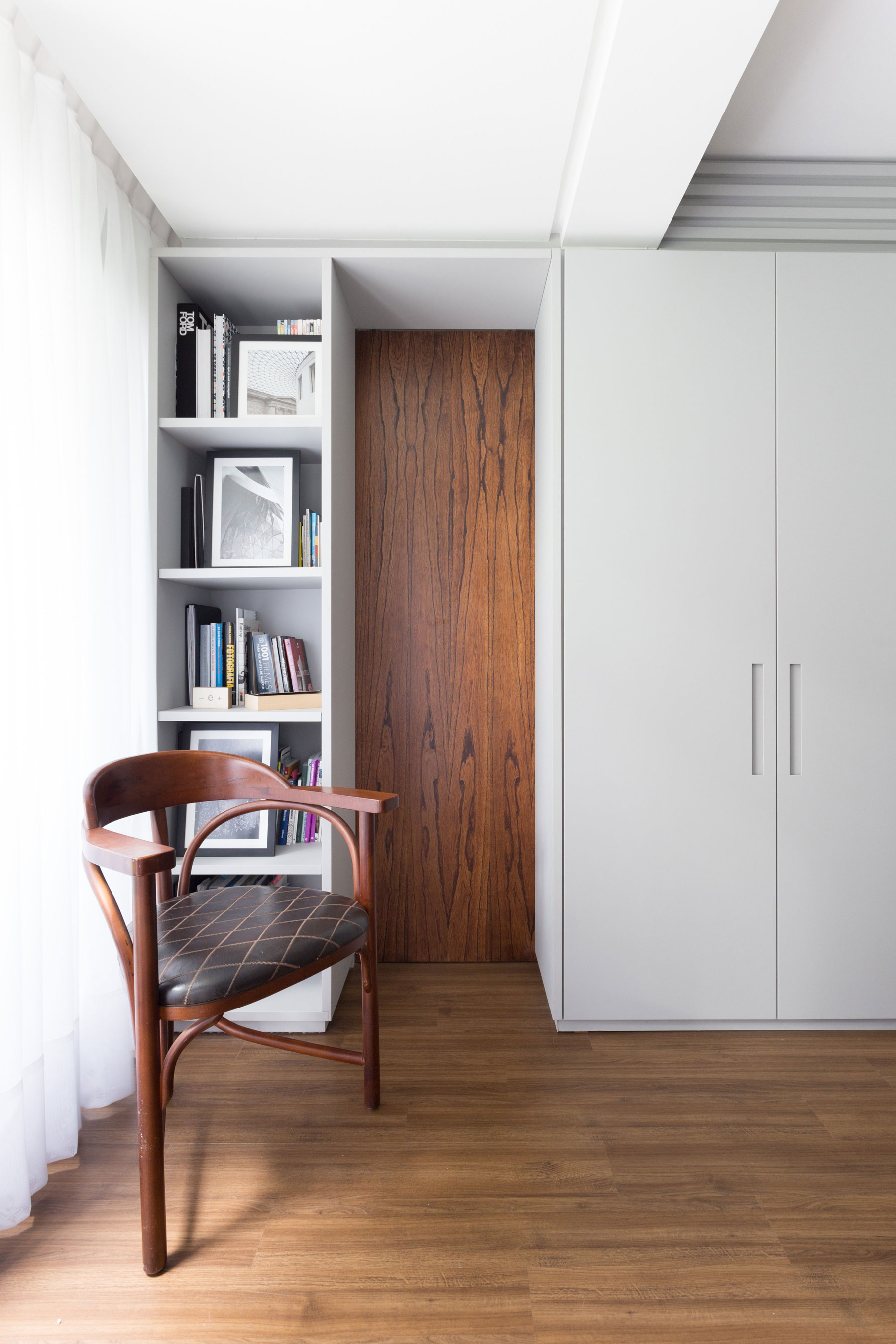 A Simple, Functional and Elegant Contemporary Home in Porto Alegre by AMBIDESTRO (26)