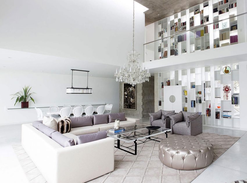 A Sleek Contemporary Home with Glass Walls and Windows in San Isidro by Cynthia Seinfield (10)