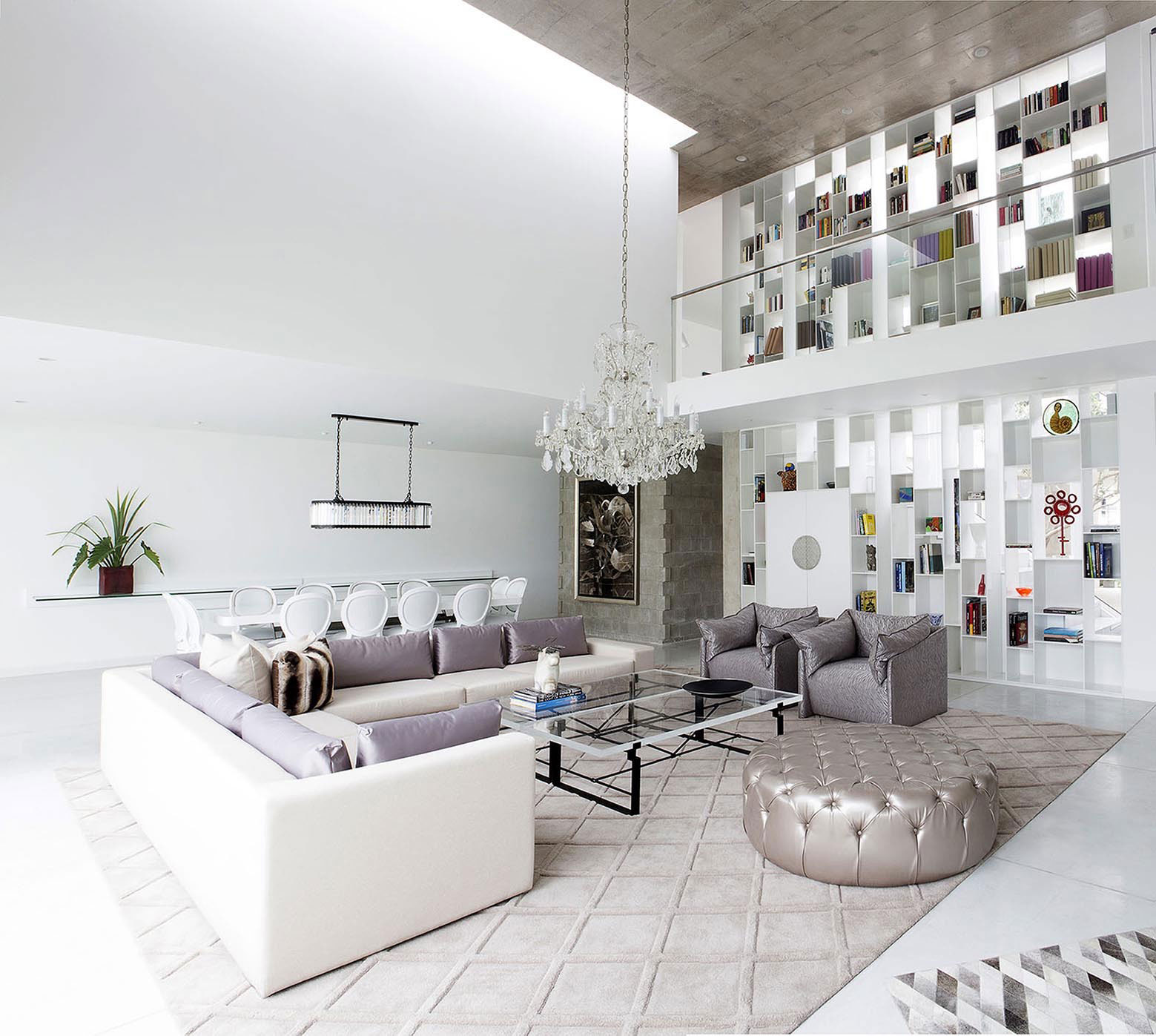 A Sleek Contemporary Home with Glass Walls and Windows in San Isidro by Cynthia Seinfield (10)