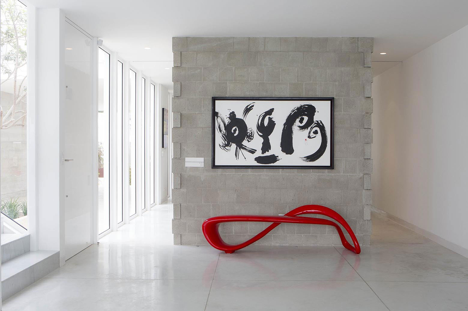 A Sleek Contemporary Home with Glass Walls and Windows in San Isidro by Cynthia Seinfield (12)