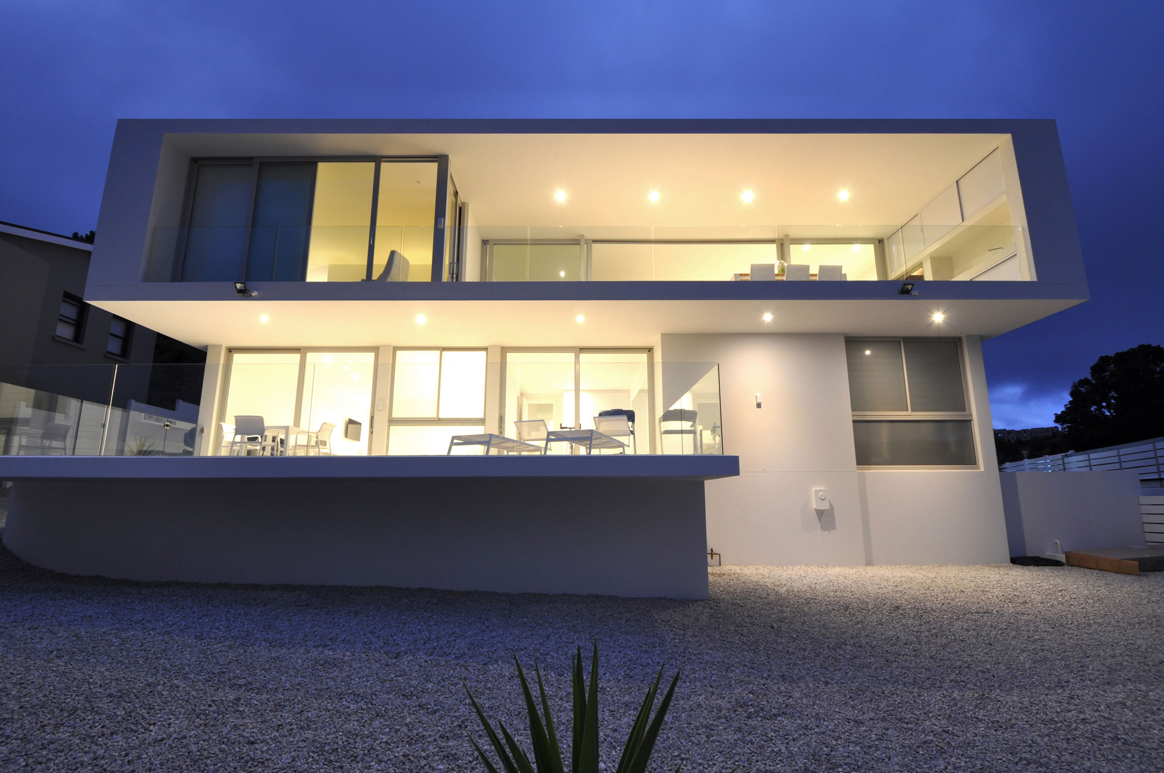 A Sleek Contemporary Home with Stylish and Practical Interiors in Knysna, South Africa by Studiovision Architecture (1)