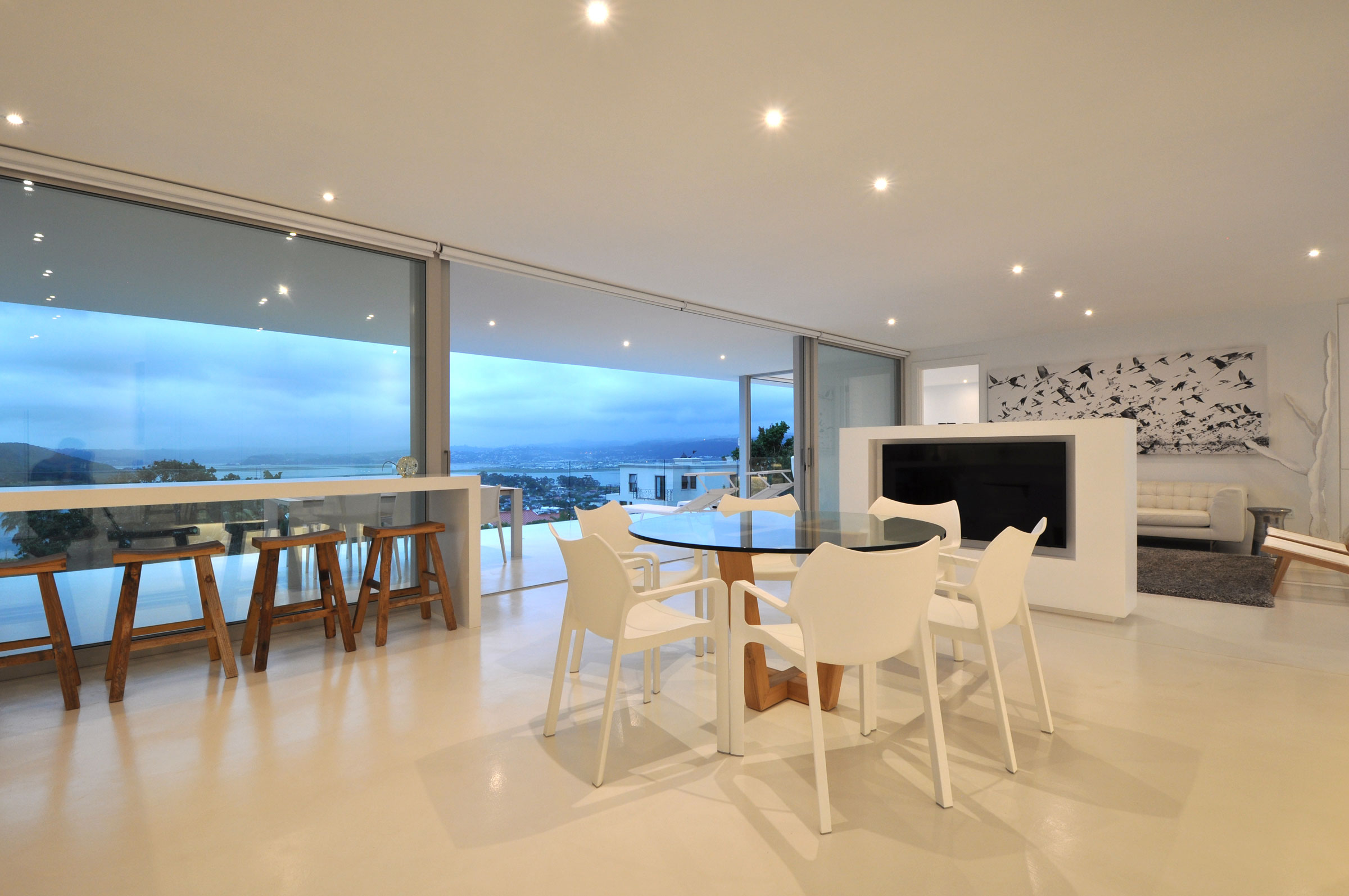 A Sleek Contemporary Home with Stylish and Practical Interiors in Knysna, South Africa by Studiovision Architecture (15)