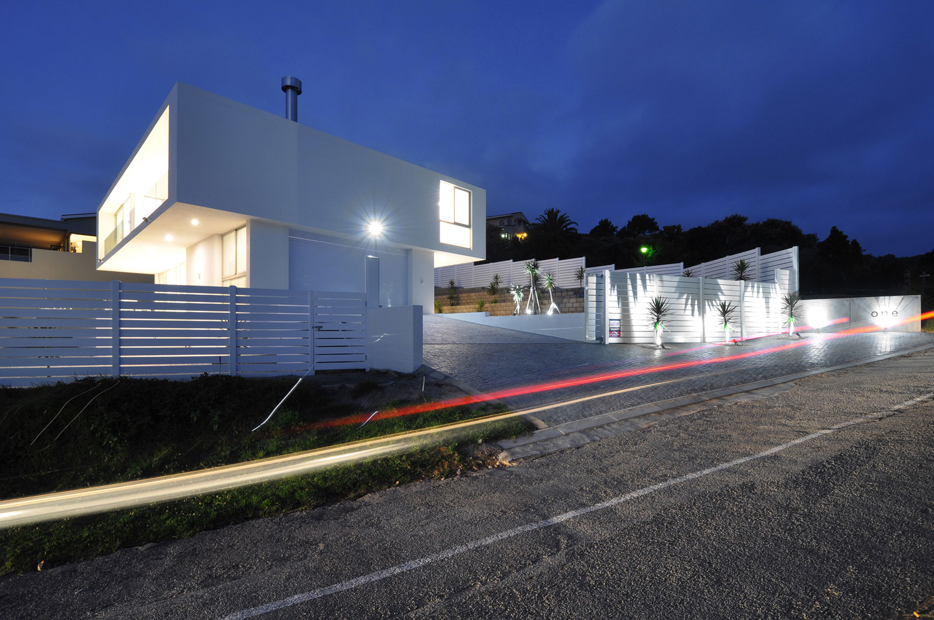 A Sleek Contemporary Home with Stylish and Practical Interiors in Knysna, South Africa by Studiovision Architecture (7)