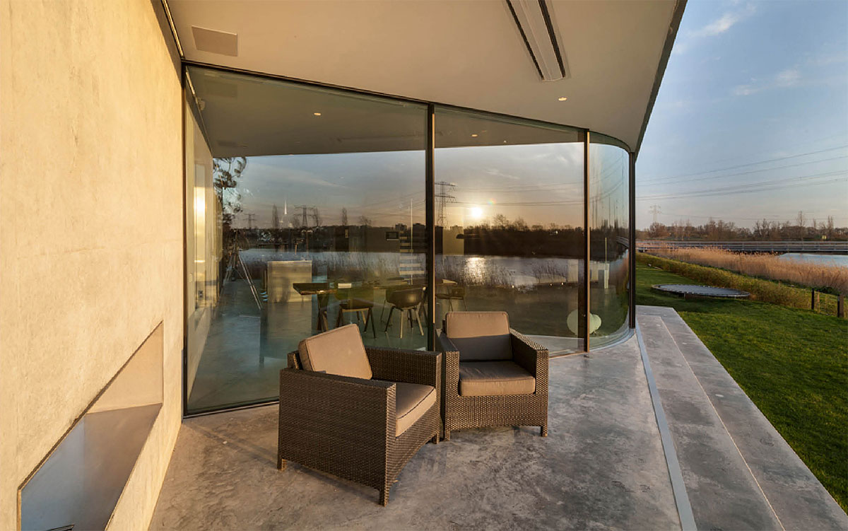 A Sleek and Bright Contemporary Home Surrounded by Water with Spectacular Views in Amsterdam by Studioninedots (13)