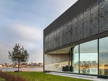 A Sleek and Bright Contemporary Home Surrounded by Water with Spectacular Views in Amsterdam by Studioninedots (2)