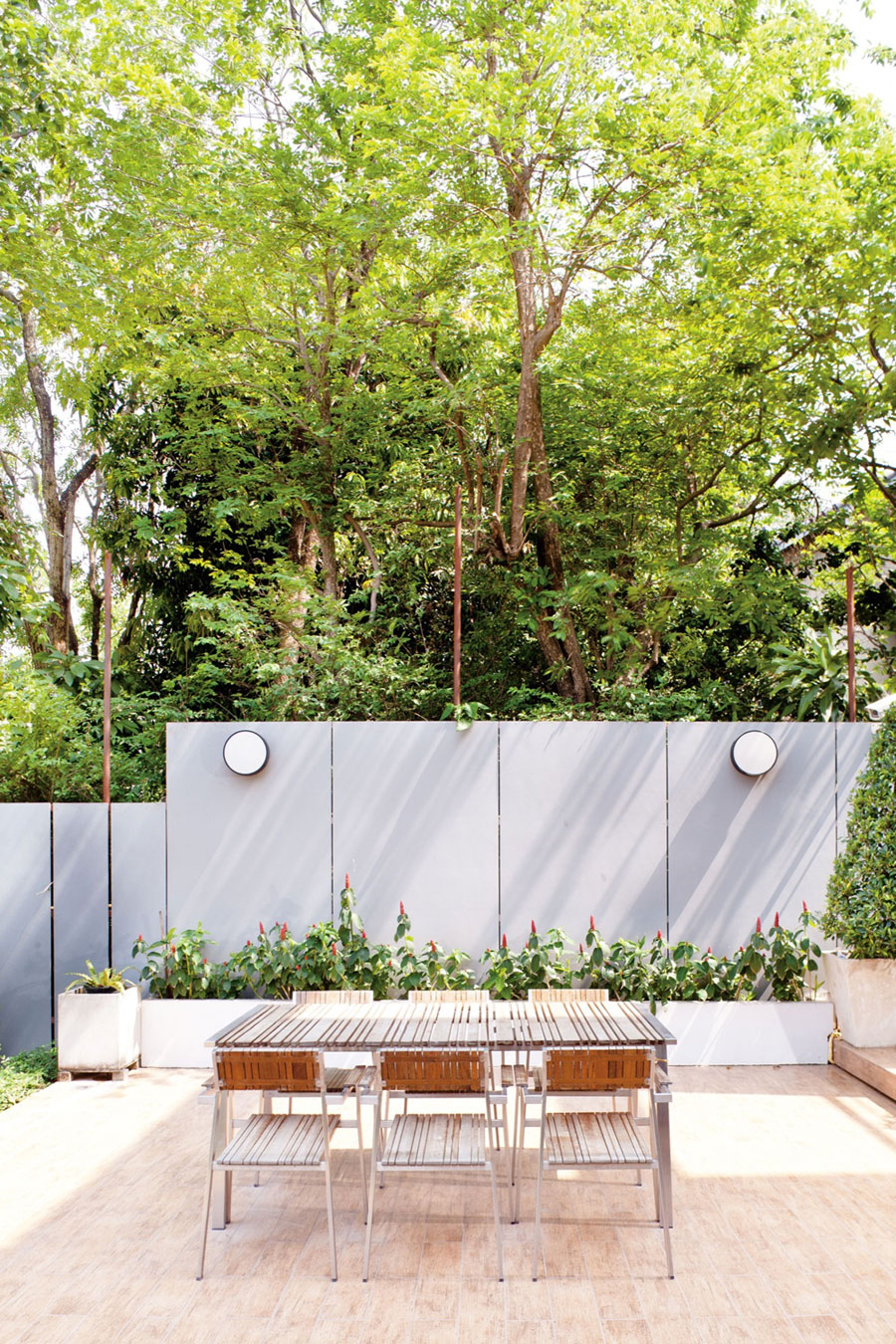 A Sleek and Sophisticated Contemporary Home in Bangkok by Archimontage Design Fields Sophisticated (4)