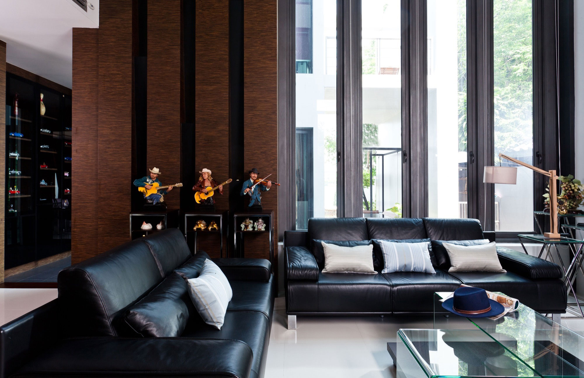 A Sleek and Sophisticated Contemporary Home in Bangkok by Archimontage Design Fields Sophisticated (7)