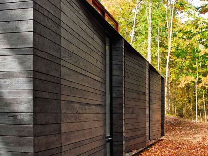A Small Contemporary Home Nestled in a Nature Forest on the Shores of Lake Michigan by Johnsen Schmaling Architects (3)