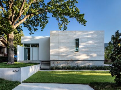 A Small Contemporary Home with Elegant White Decor in Dallas, Texas