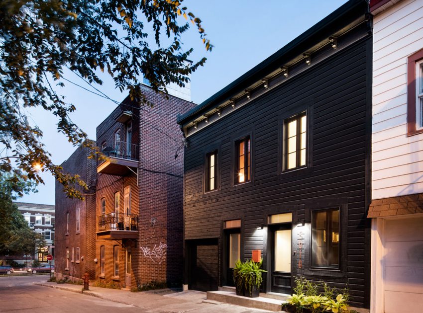 A Small Contemporary House with Bold Black Facade in Montréal by Architecture Open Form (1)