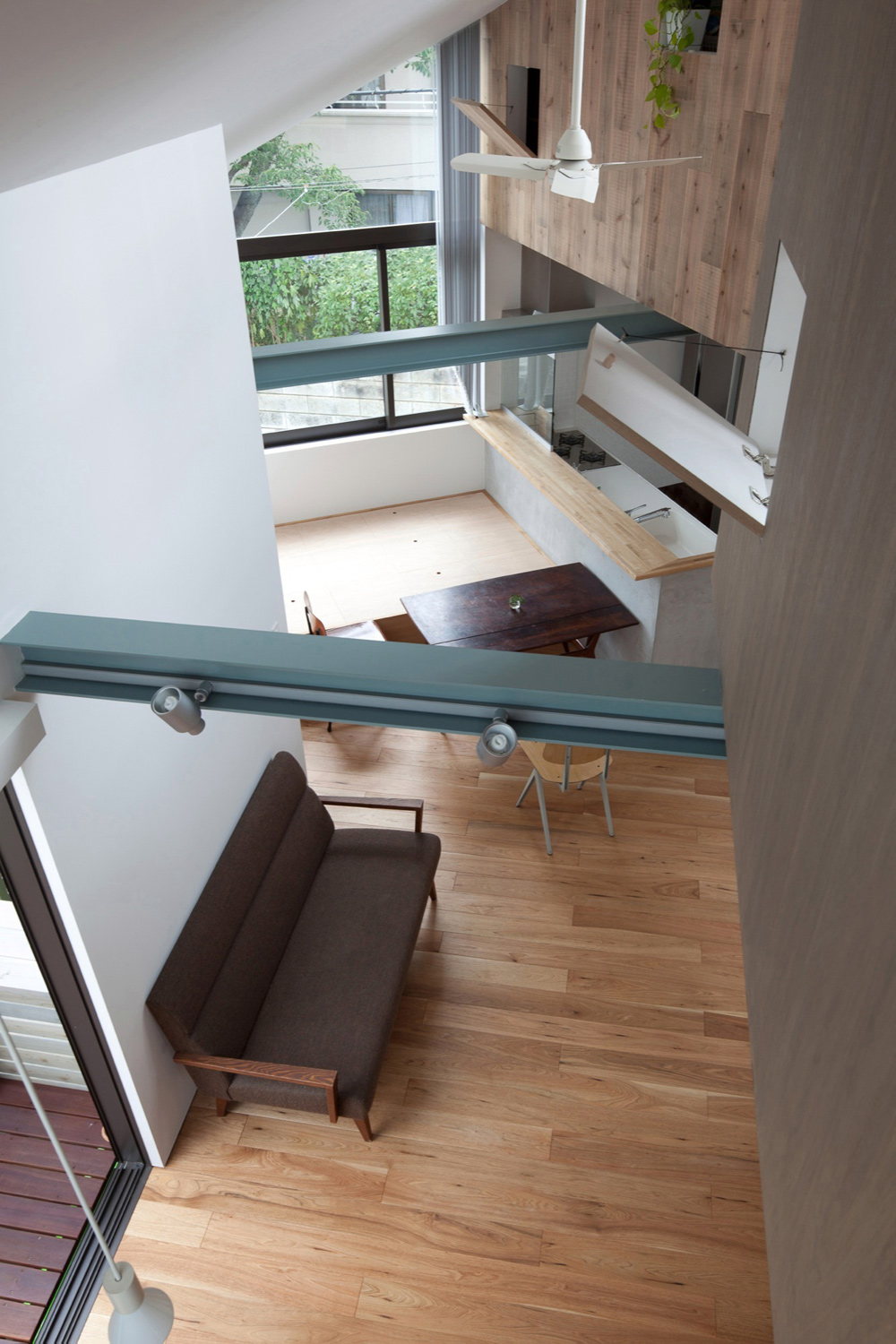 A Small yet Spacious House with Floating Treehouse in Tokyo by Yuki Miyamoto Architect (4)