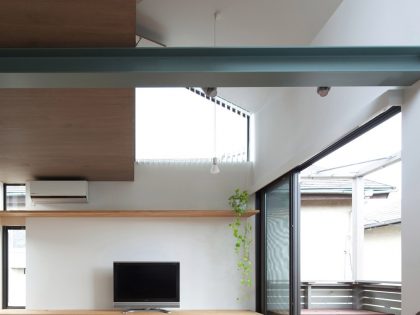 A Small yet Spacious House with Floating Treehouse in Tokyo by Yuki Miyamoto Architect (7)