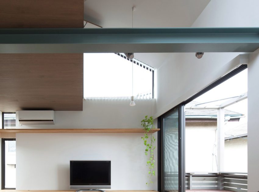 A Small yet Spacious House with Floating Treehouse in Tokyo by Yuki Miyamoto Architect (7)