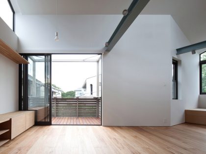 A Small yet Spacious House with Floating Treehouse in Tokyo by Yuki Miyamoto Architect (8)