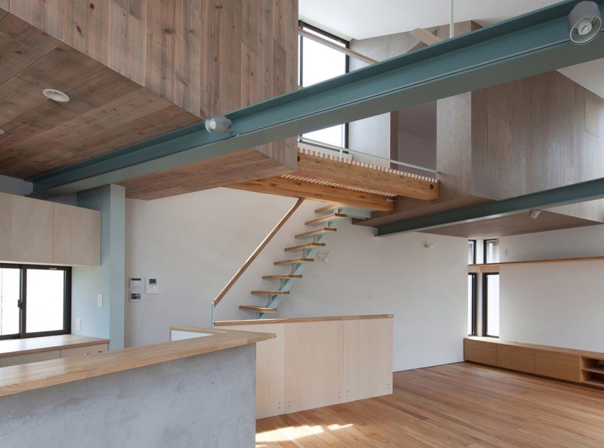 A Small yet Spacious House with Floating Treehouse in Tokyo by Yuki Miyamoto Architect (9)
