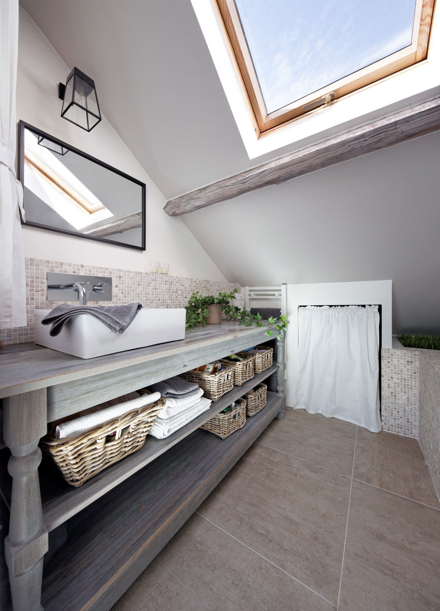 A Smart Contemporary Apartment with Rustic Meets Industrial Decor in Ivry-sur-Seine, France by Prisca Pellerin (13)