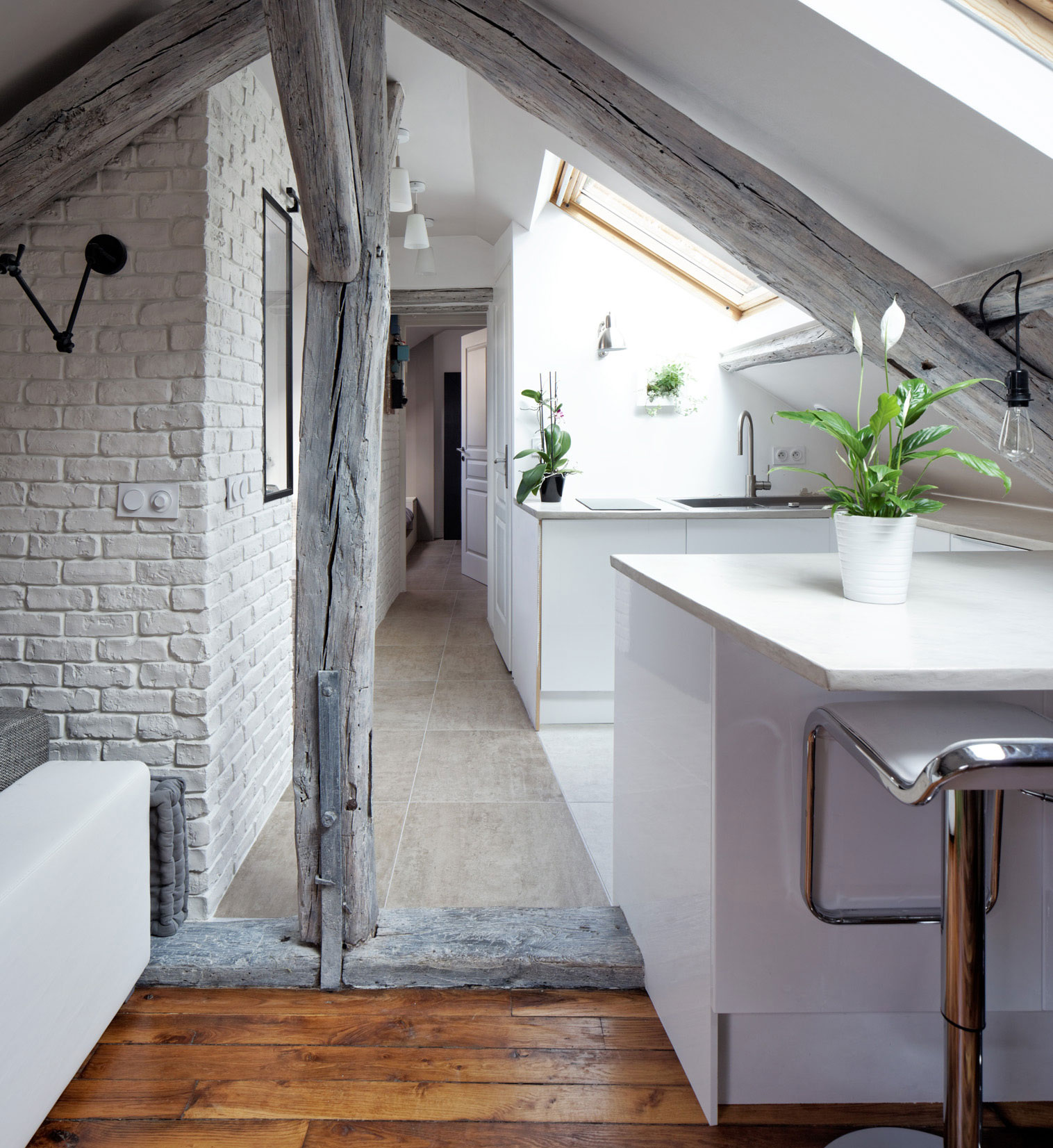 A Smart Contemporary Apartment with Rustic Meets Industrial Decor in Ivry-sur-Seine, France by Prisca Pellerin (7)