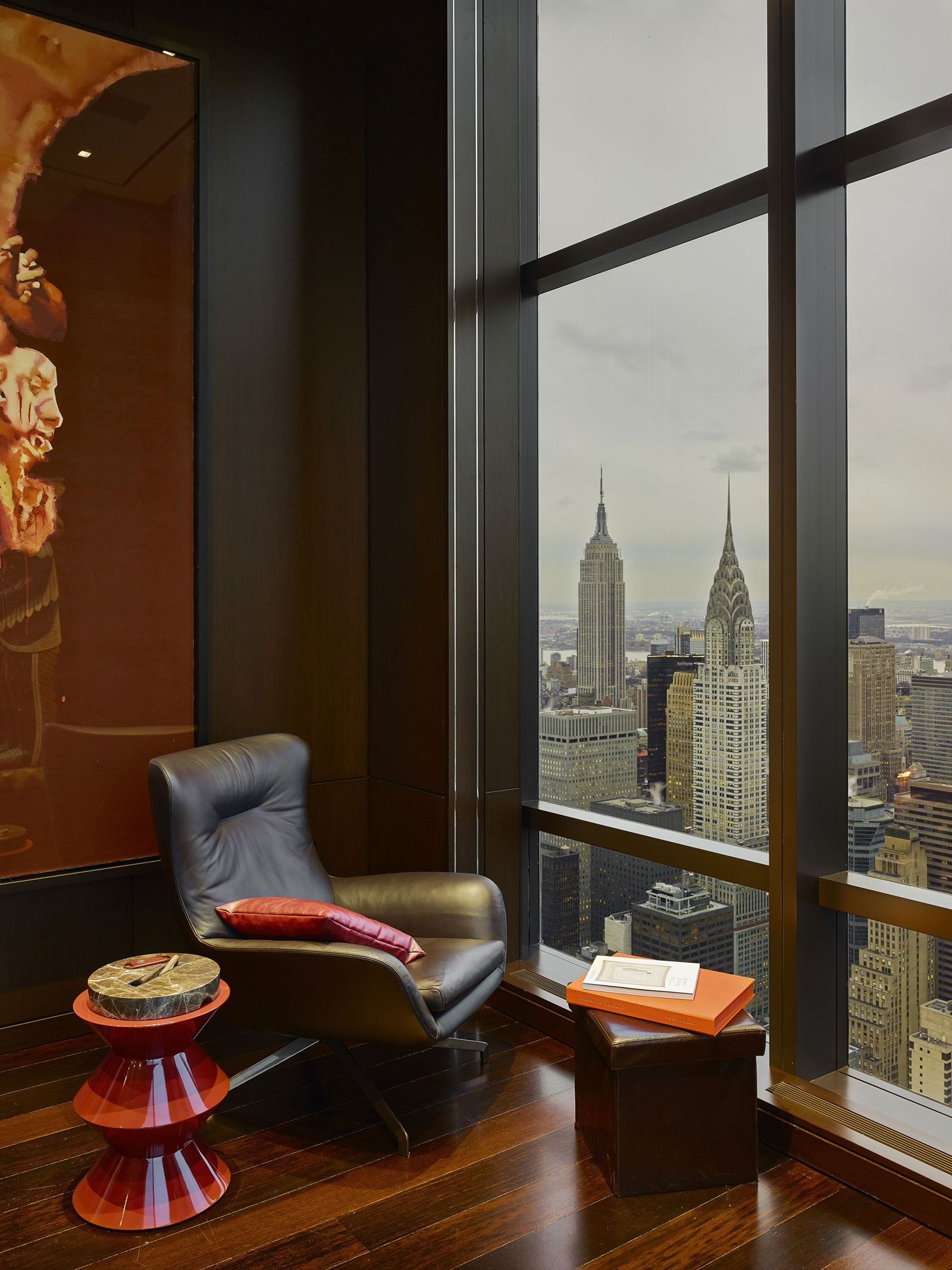 A Sophisticated Apartment with a Modern and Minimalist Approach in New York City by Oda New York (18)