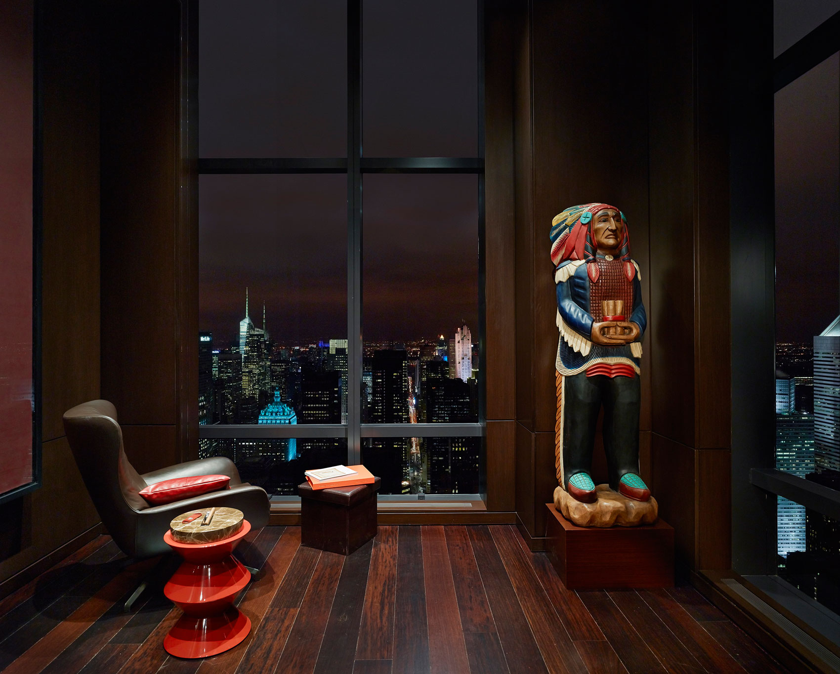 A Sophisticated Apartment with a Modern and Minimalist Approach in New York City by Oda New York (19)