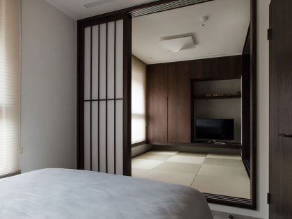 A Sophisticated Apartment with an Elegant and Refined Interior in Taiwan by PMD (33)