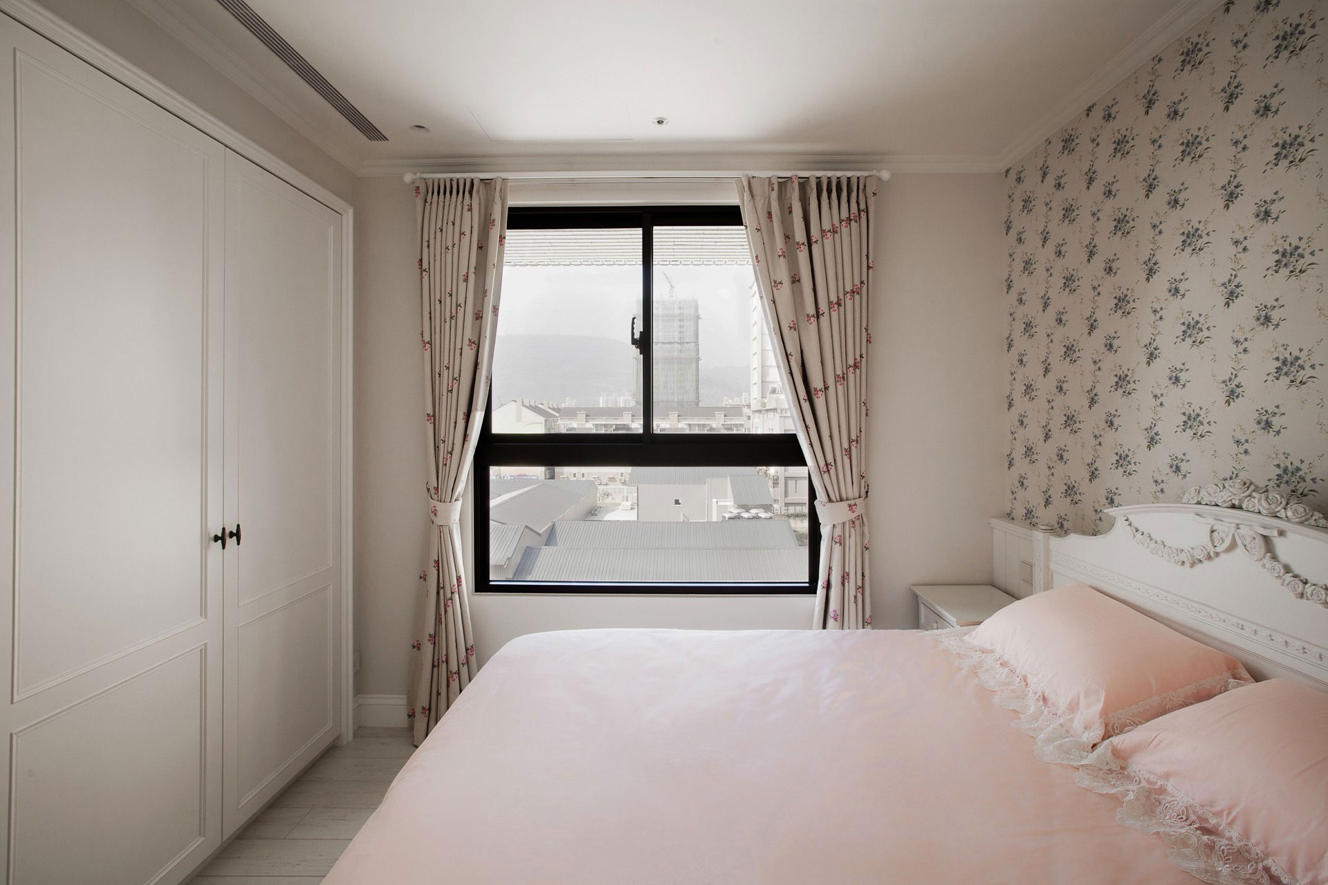 A Sophisticated Apartment with an Elegant and Refined Interior in Taiwan by PMD (41)