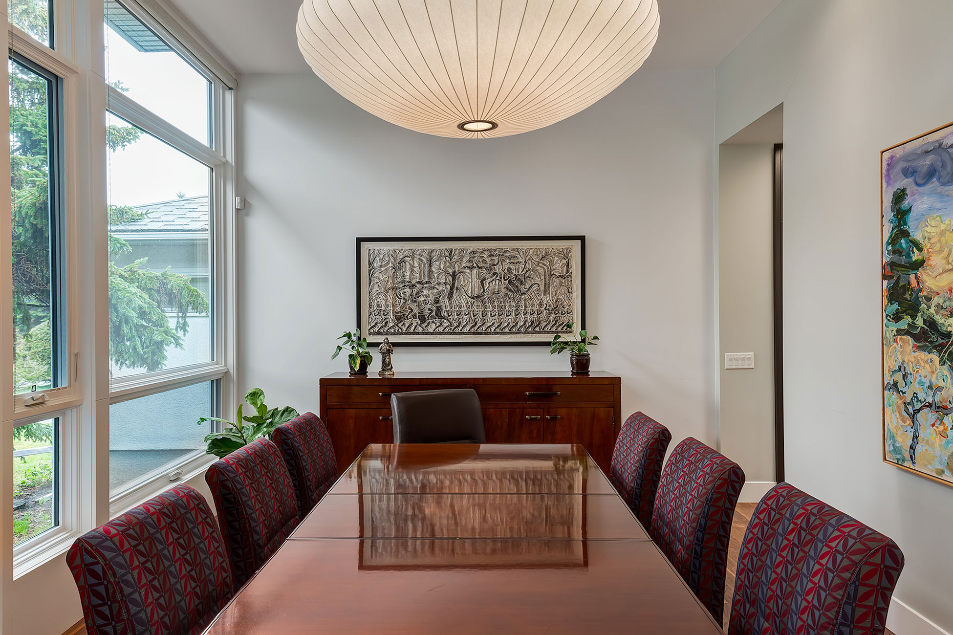 A Sophisticated Contemporary Bungalow with Abundant Natural Light in Calgary by DOODL (21)