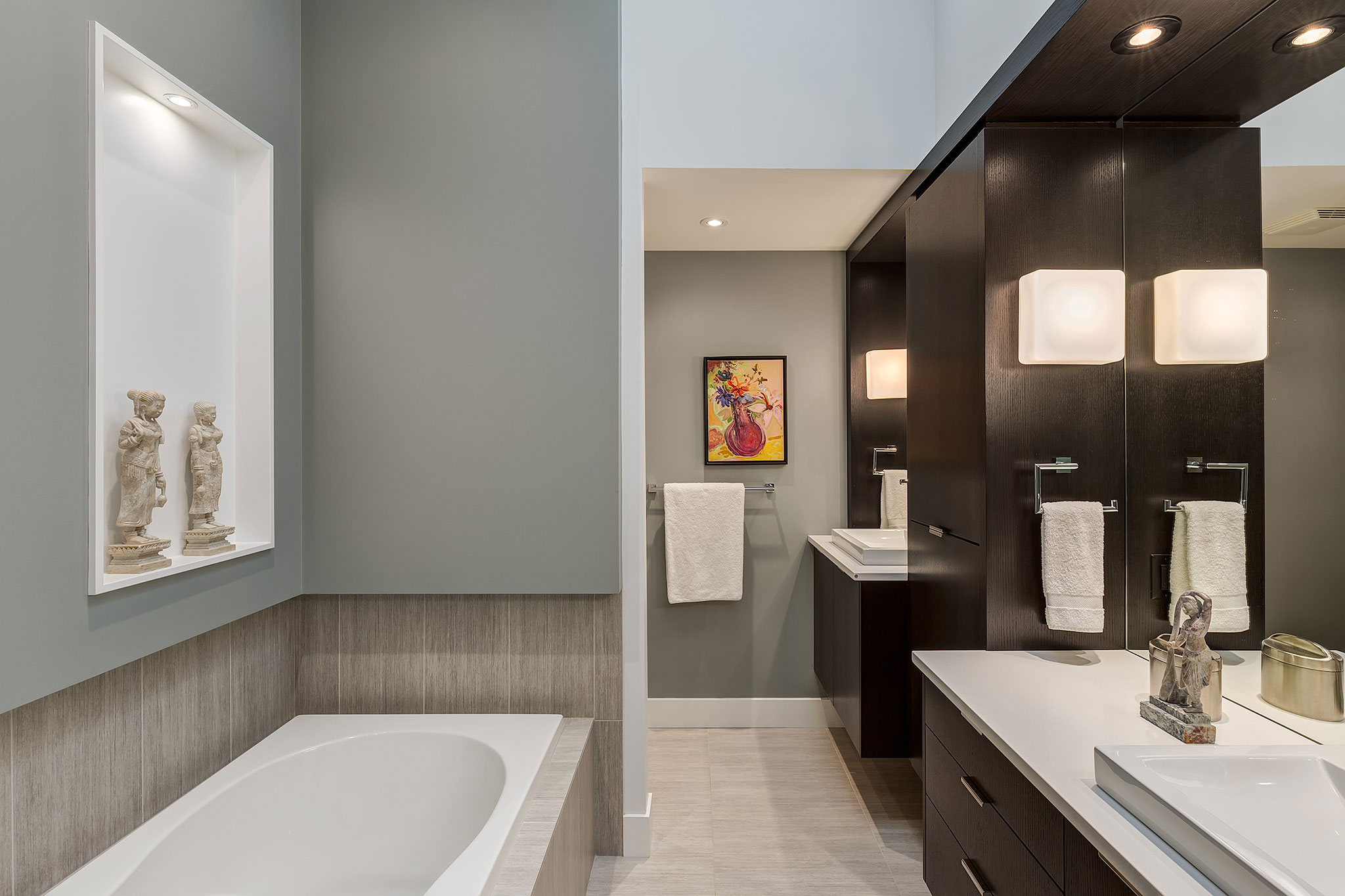 A Sophisticated Contemporary Bungalow with Abundant Natural Light in Calgary by DOODL (33)