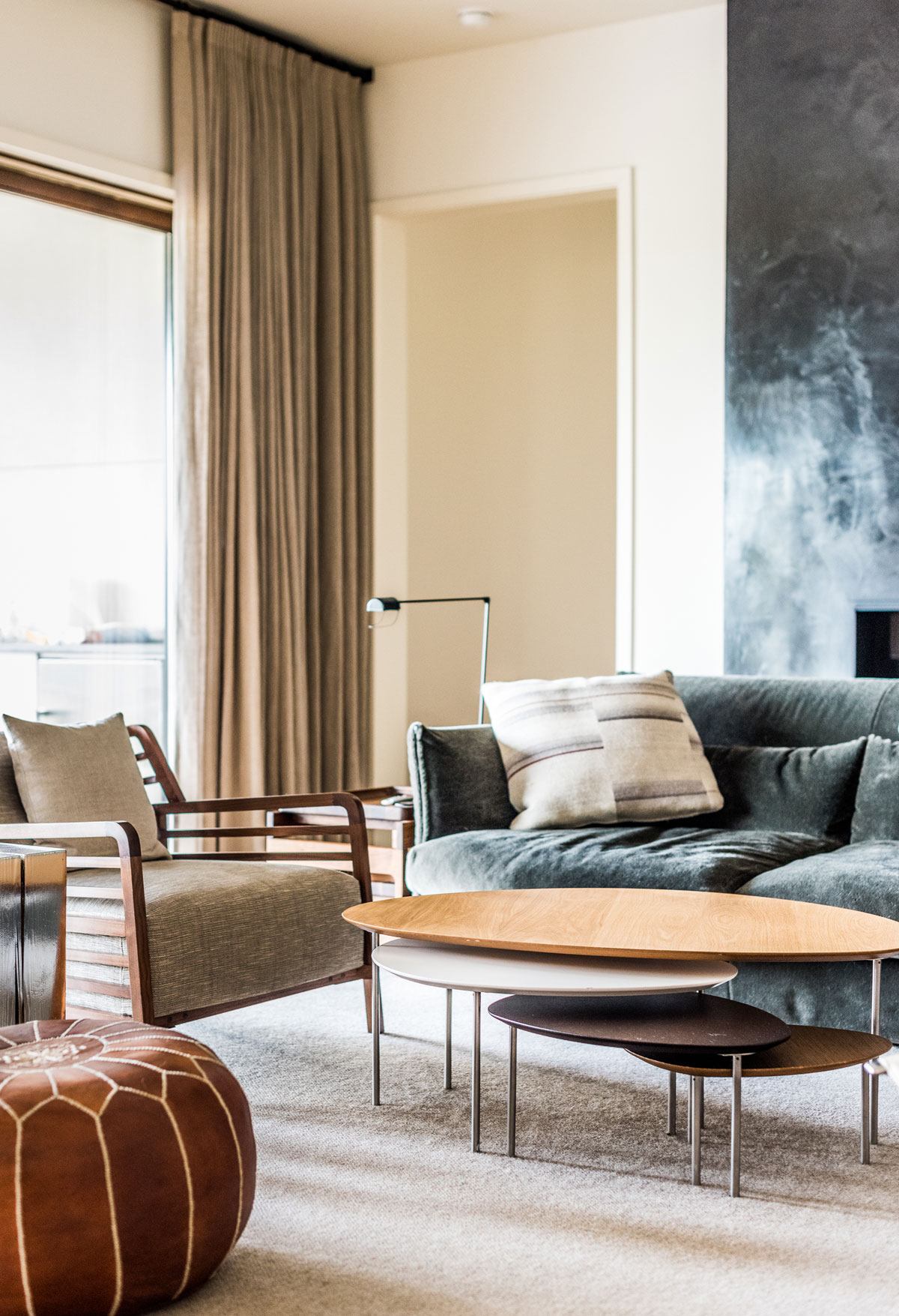A Sophisticated Contemporary Home with Wonderful Interiors in Texas by Joshua Rice Design (2)