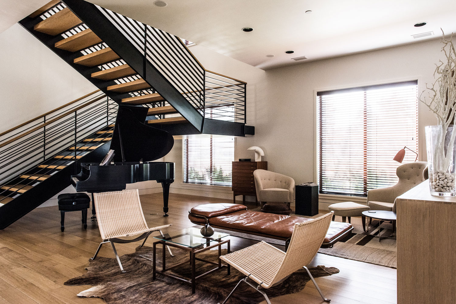A Sophisticated Contemporary Home with Wonderful Interiors in Texas by Joshua Rice Design (3)